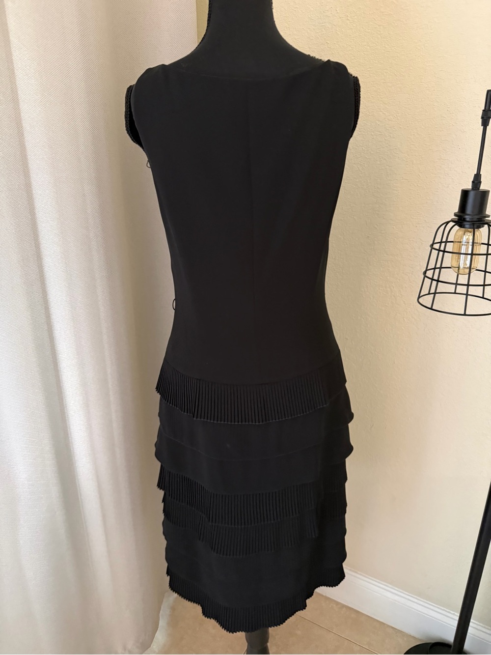 Escada Black Pleated Tiered Midi Dress Sleeveless V Neck EU 36 US 6 Luxury - Picture 6 of 9